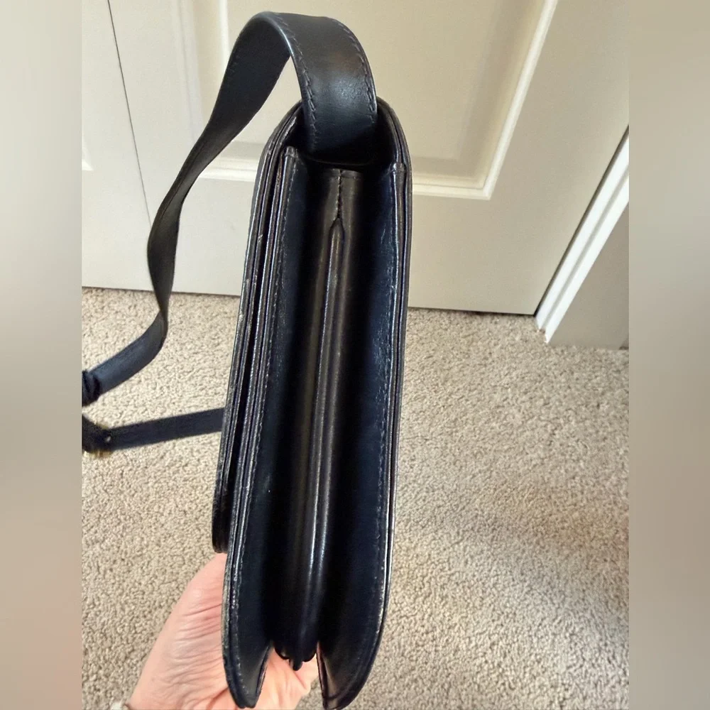 Vintage Gucci Shoulder Bag w Horsebit detail Navy and Gold - Picture 5 of 10